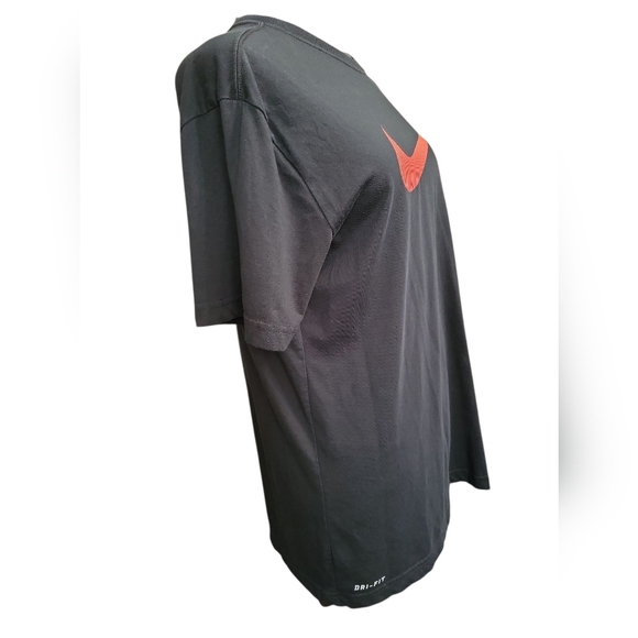 Nike Black and Red Short Sleeve Tee Dri Fit Med - Picture 5 of 11